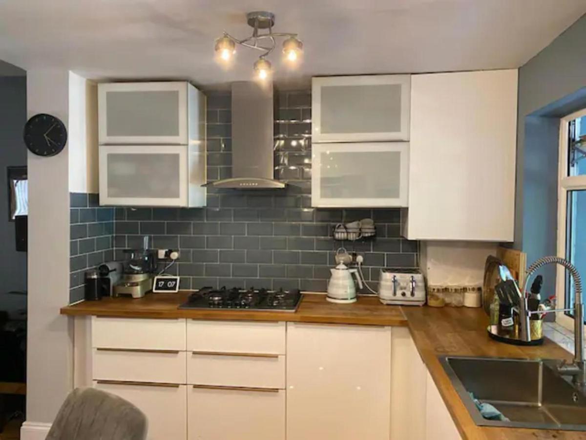 Modern 5 Bedroom Family House - 18 Mins To Station Londres Extérieur photo