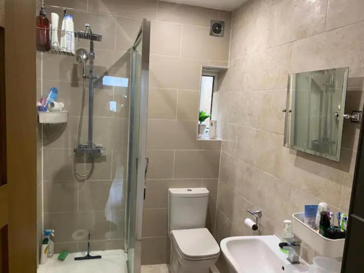 Modern 5 Bedroom Family House - 18 Mins To Station Londres Extérieur photo